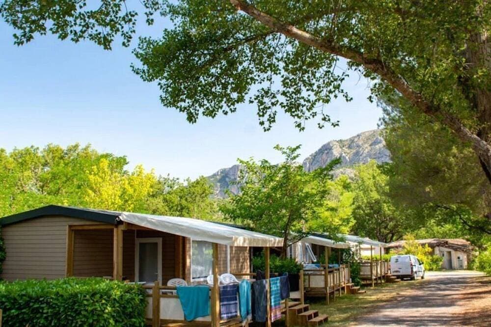 Foto 7 von 20: ZEcamping 3 étoiles  mobil-home TV clim 27m2