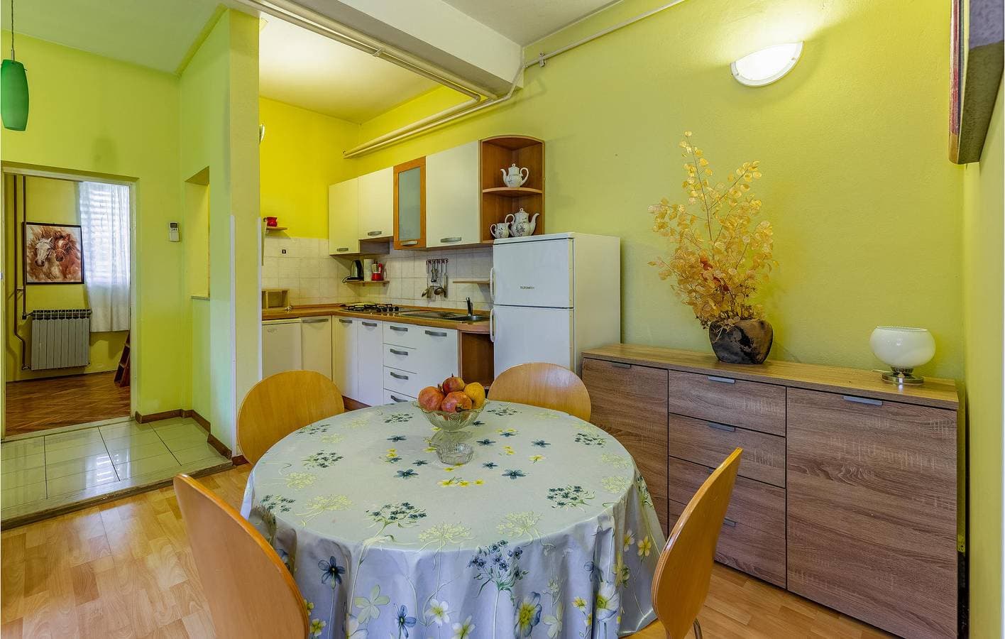 Foto 6 von 23: Charmantes Apartment mit einem Schlafzimmer und Terrasse, 700 m vom Strand Bijela entfernt