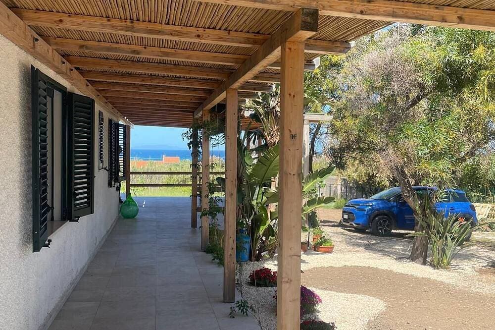 Foto 3 von 30: Villa Verde with private access to beach and wonderful sea and sunset view