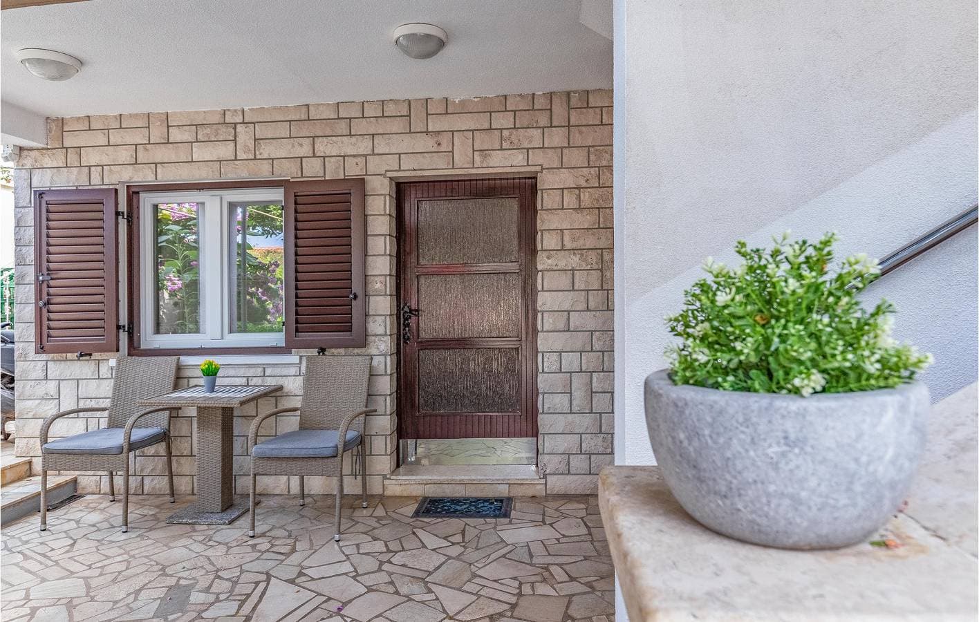 Foto 4 von 24: Gemütliche Ferienwohnung mit Terrasse, WLAN, Parkplatz, 1 km vom Strand Bijela entfernt