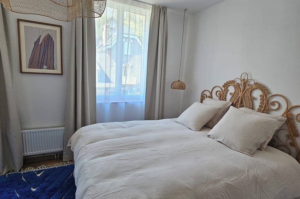 Room 102 at Villa du Clos Normand, 7 minutes' walk from the sea! 1