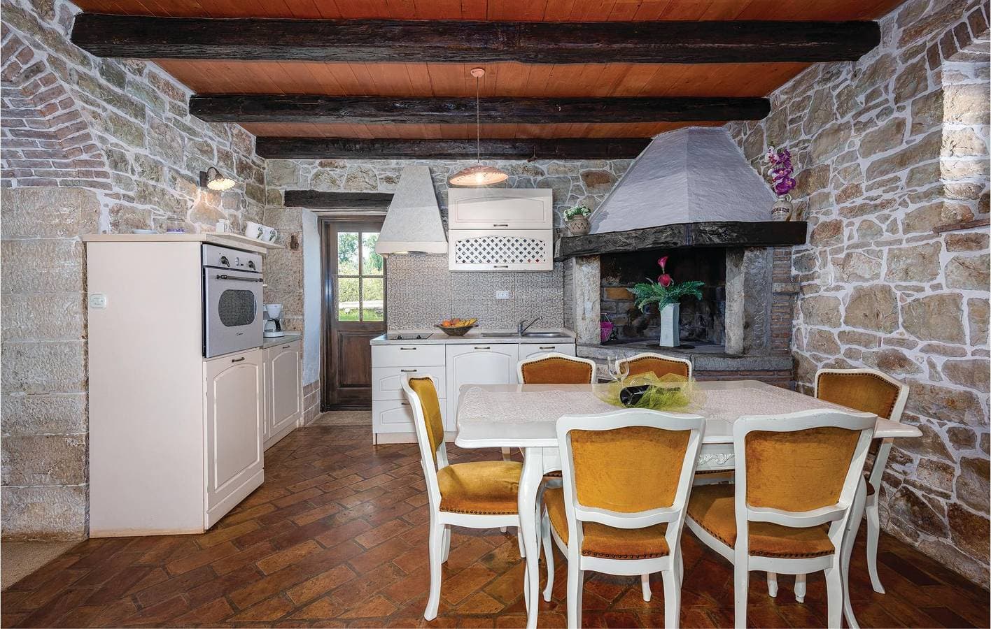 Foto 11 von 28: Gemütliche Ferienwohnung mit Pool und Terrasse in der Nähe des Buffet Jama