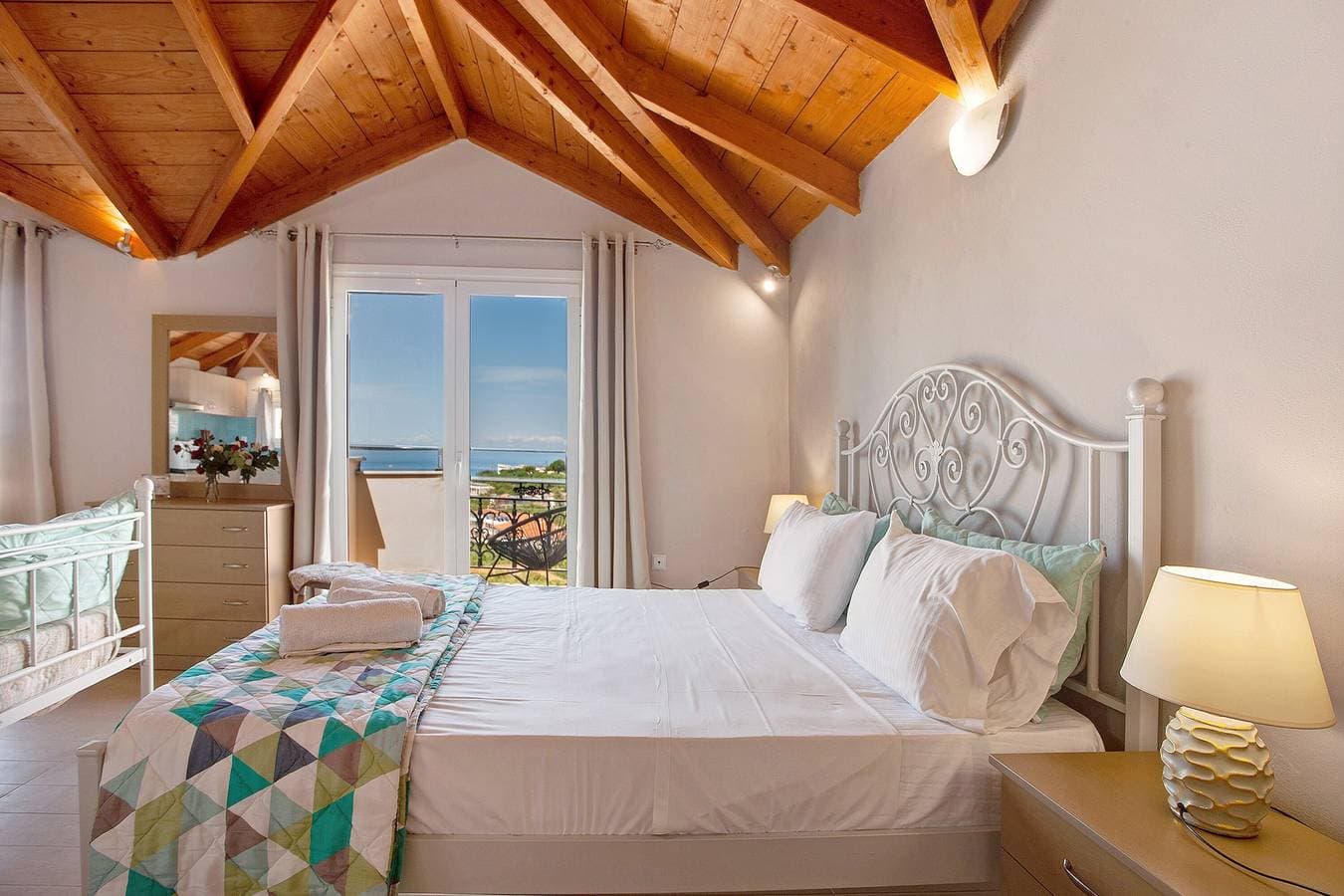 Foto 5 von 25: Studio 'Yiannis Suite with Sea View 10' mit Meerblick, WLAN und Klimaanlage