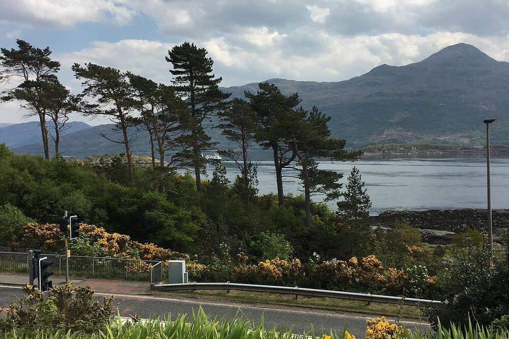 Foto 11 von 12: Erstaunliche Aussichten!! Kyle. 1 Meile zur Isle of Skye!  En-Suite, ruhige Gegend. Sat-TV.