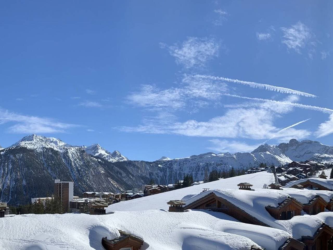 Foto 3 von 19: Wunderschöne moderne Wohnung in Courchevel 1850, 3 Schlafzimmer, Sauna, Parkplatz