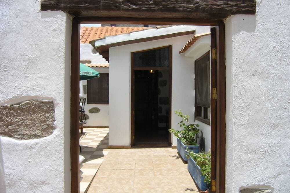 Vivelorural Casa Saulo 2, local charm in Agüimes 1