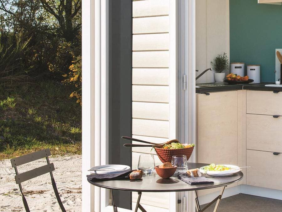 Foto 5 von 35: Camping Tikayan Domaine du Golfe de Saint Tropez - Mobilheim 2 personen - Tennessy Standard.