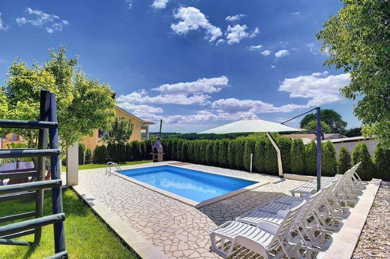 Foto 3 von 29: Sonnige Finca mit Privatpool, Sommerküche, Billard, Spielplatz, Dart, BBQ