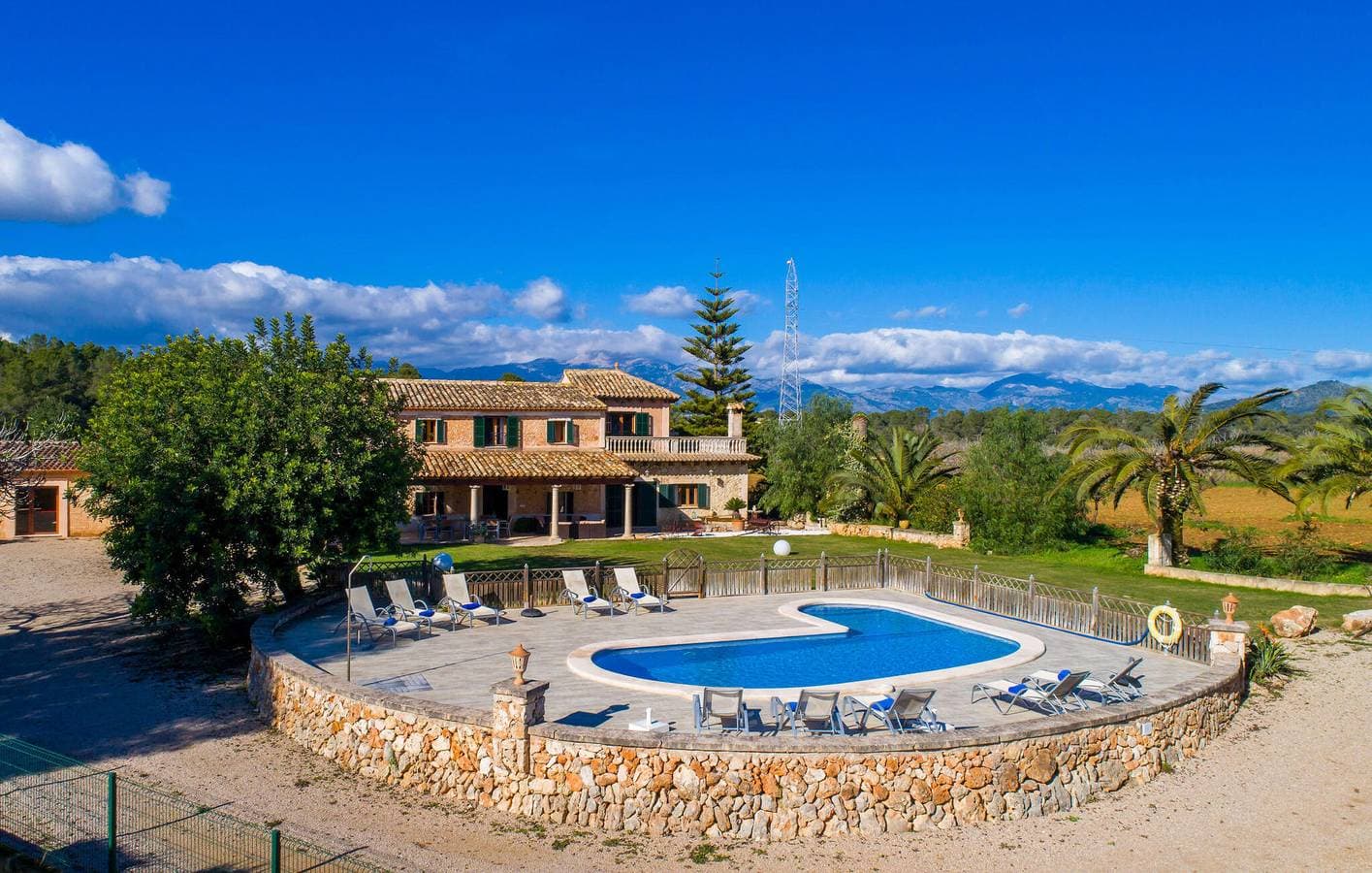 Gemütliches Apt mit Pool & WiFi | Nähe Jornets 1.5km 1