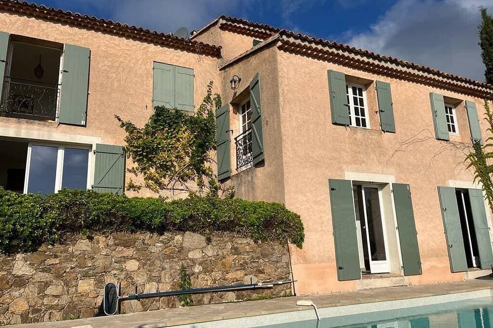 Foto 11 von 28: Renoviertes Dorfhaus am Hang gelegen mit Privatpool & toller Aussicht
