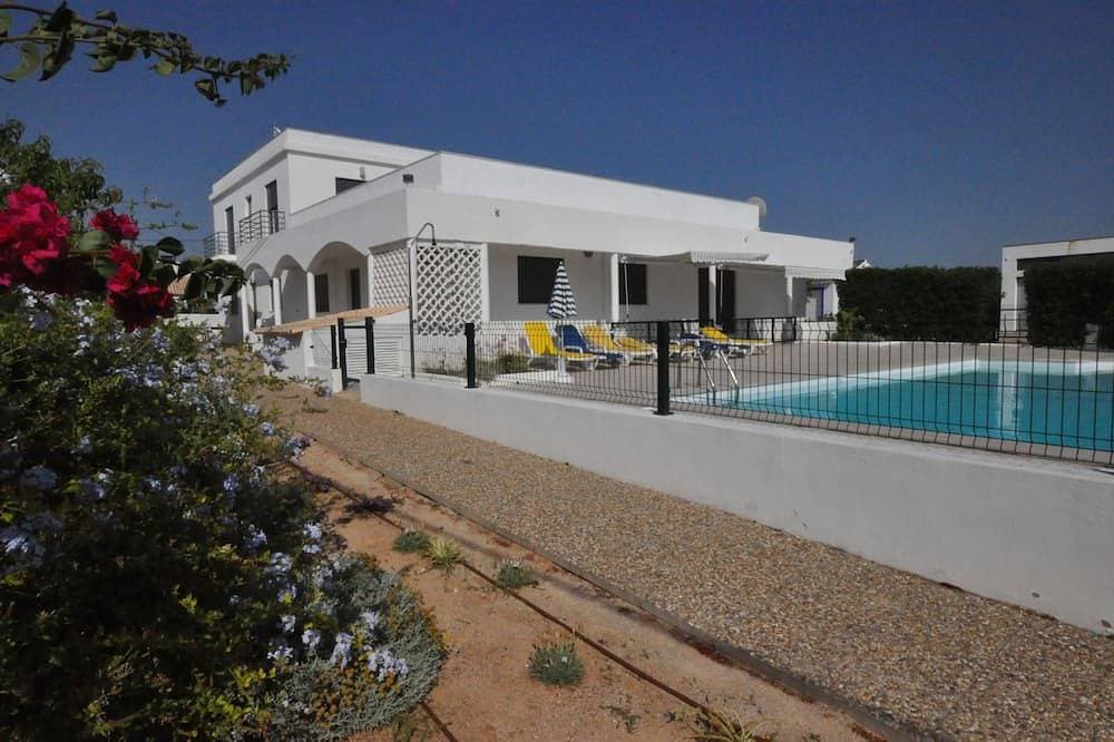 Haus mit 9 Schlafzimmern, 9 Bädern, Klimaanlage, beheiztem Pool auf Anfrage, gim. 1