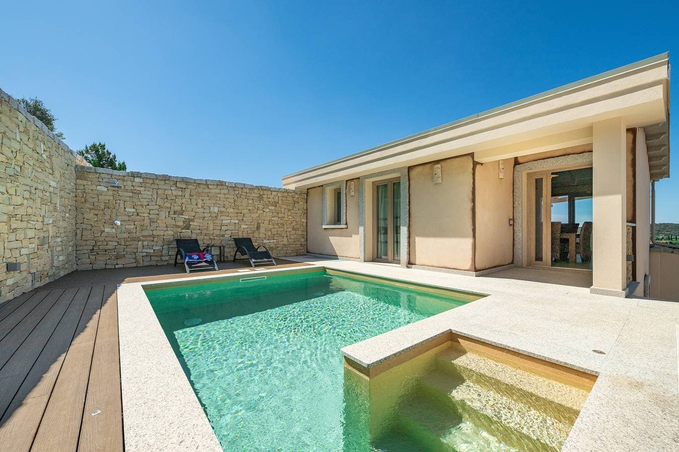 Foto 8 von 40: Villa Chia Dream Blue Retreat – Exklusive Privatvilla mit Pool, Whirlpool & Meerblick in Chia