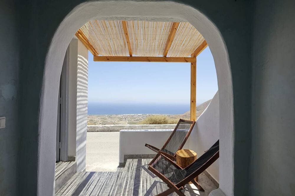 Alluring Santorini Suite | Thalassa Pearl Suite |Breathtaking Seaviews 1