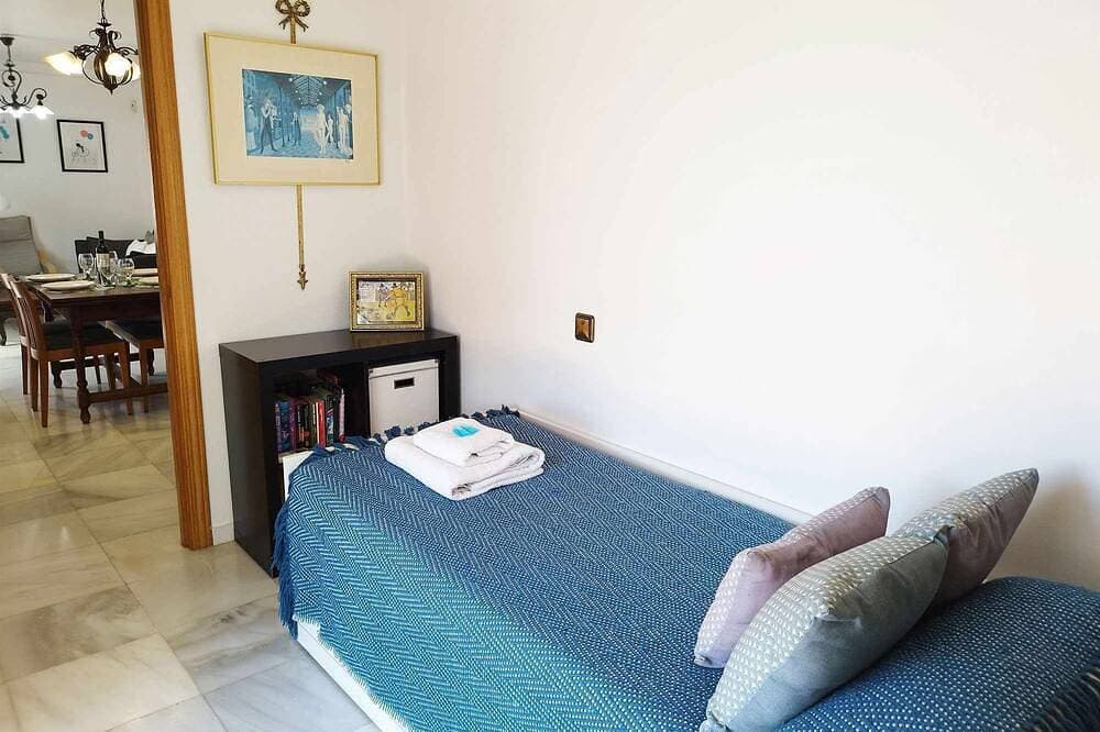 Foto 4 von 30: Penthouse in Estepona mit zwei Schlafzimmern und einem Badezimmer