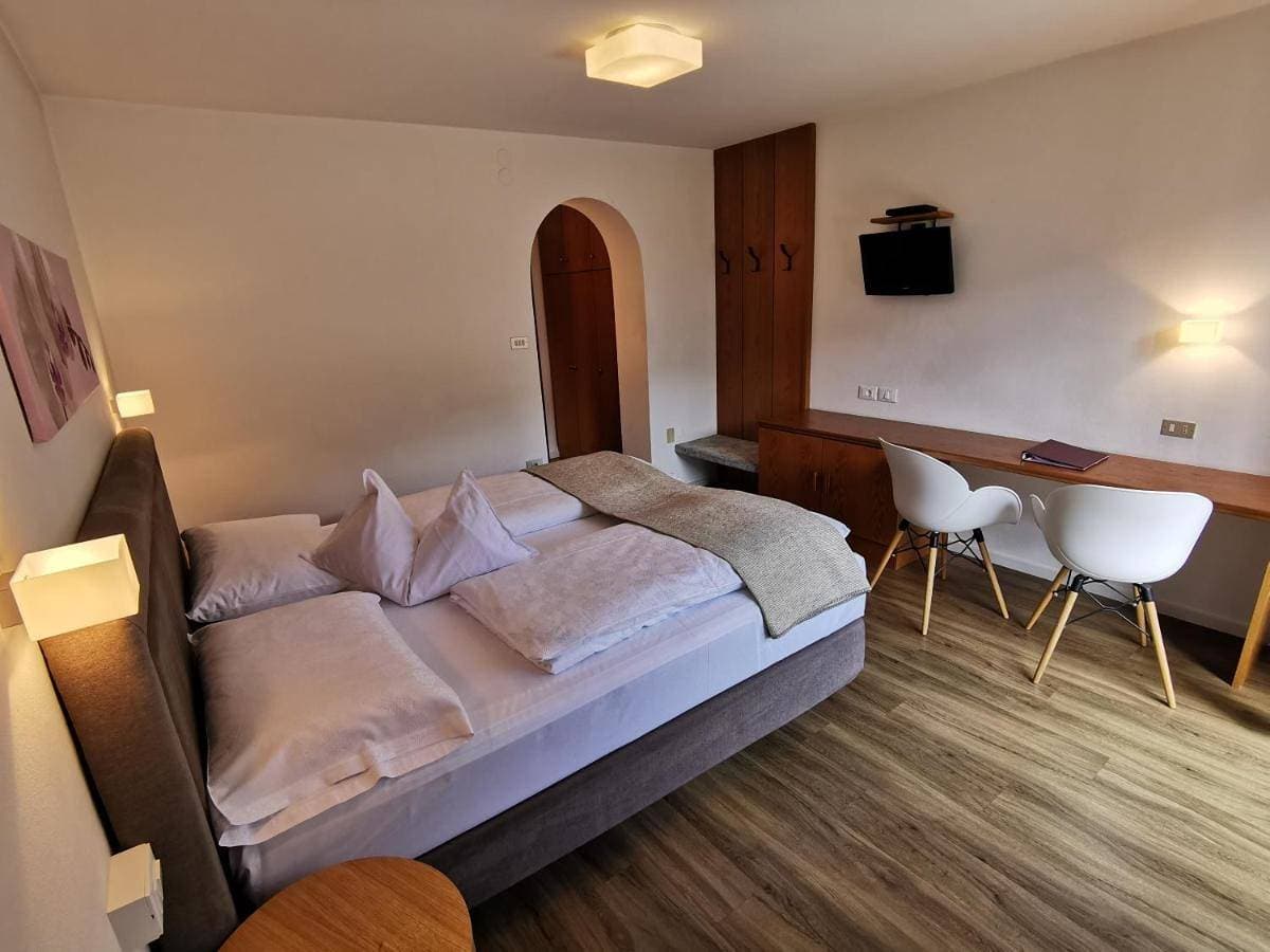 Foto 4 von 25: Double Room with Balcony and Mountain View