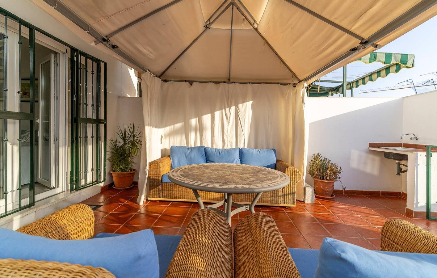 Foto 13 von 20: Sonnige Wohnung mit Pool und Terrasse in der Nähe von Playa Caleta