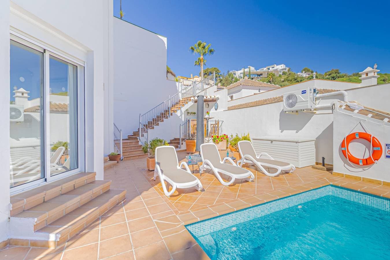 Foto 5 von 67: Villa für 8 Personen mit Terrasse