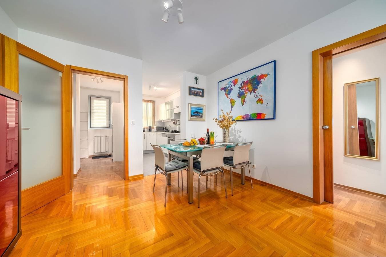 Foto 4 von 35: Cityscape Comfort Apartment With Garage