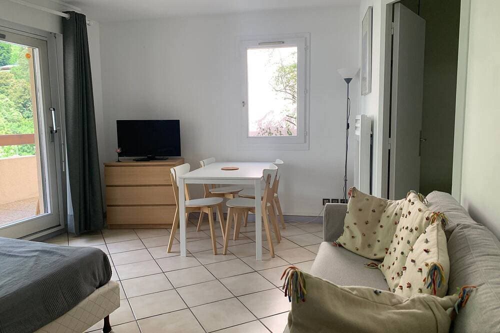 Zentrales Studio mit Parkmöglichkeit, für 2 Pers. 1