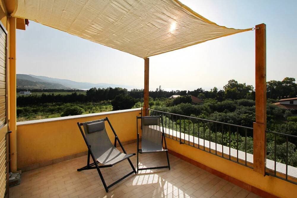 Giardino al Mare di Anna ist eine Wohnung im dritten und letzten Stock eines alten Herrenhauses, umg... 1