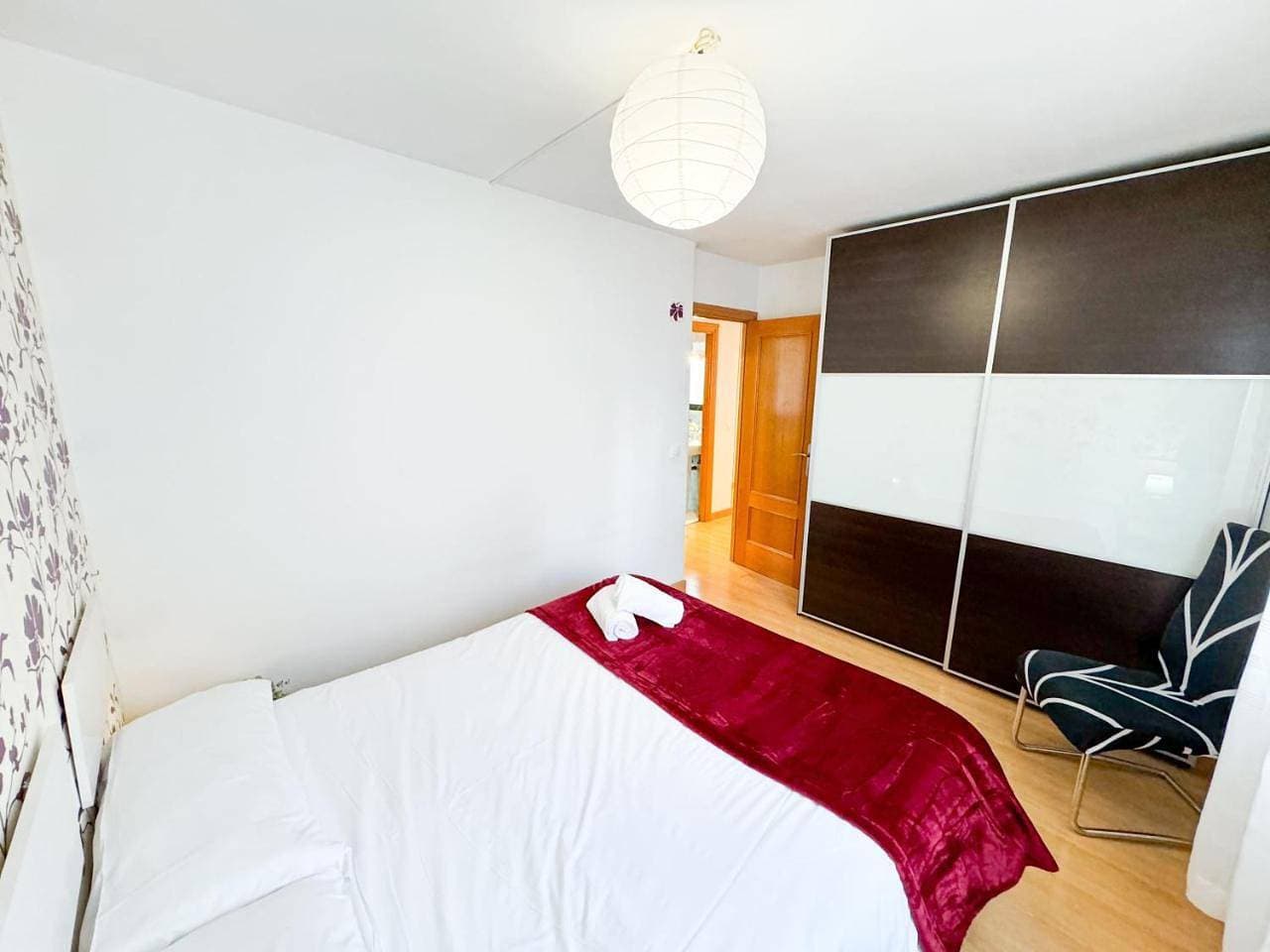 Foto 10 von 27: Two-Bedroom Apartment