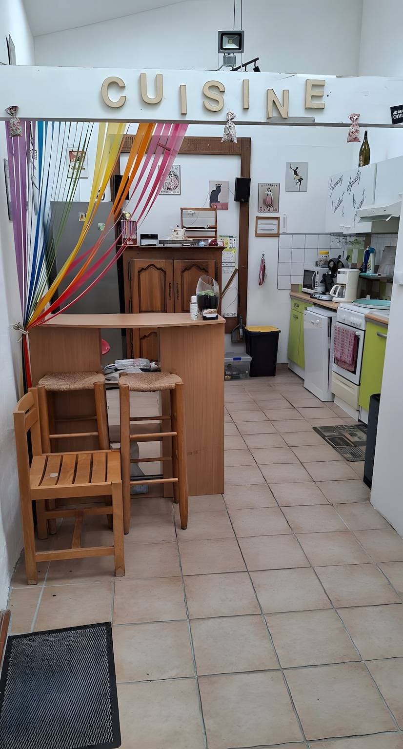 Foto 13 von 26: Zimmer 'Tournesol' mit Bergblick, Gemeinschaftsterrasse und WLAN
