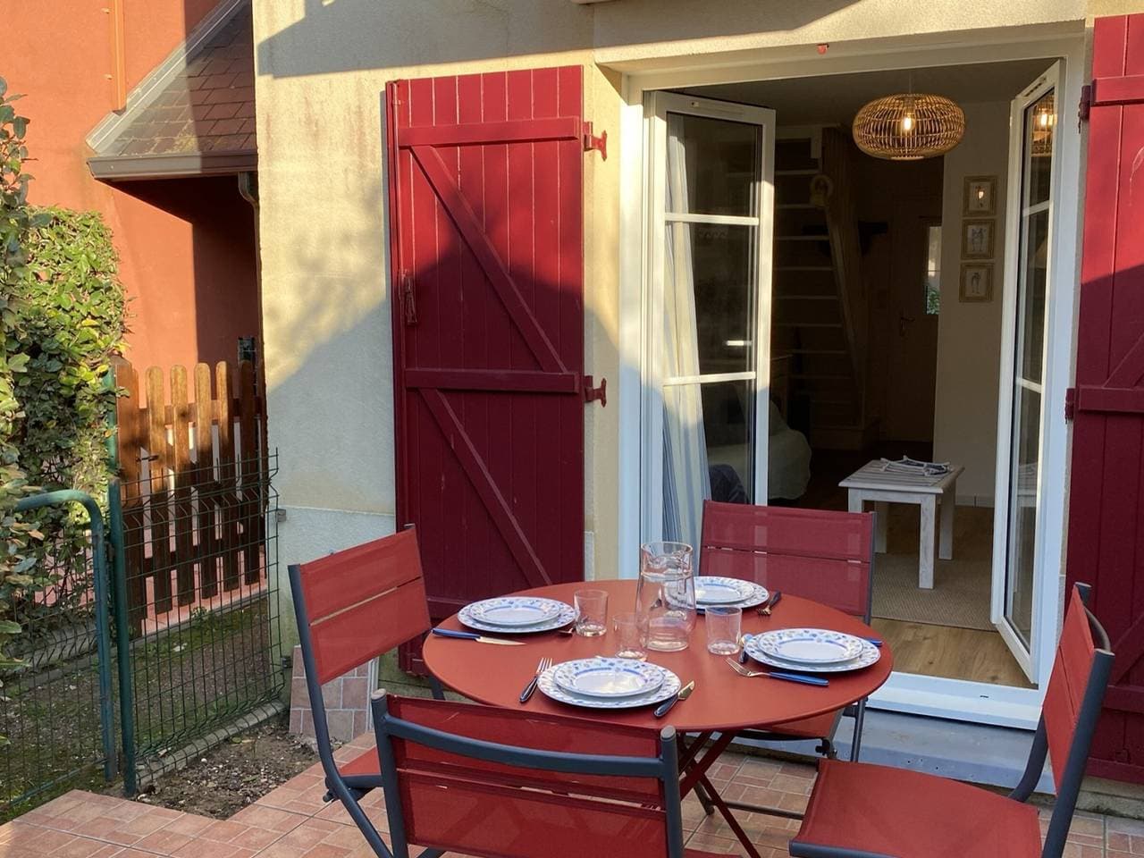 Foto 4 von 20: Gemütliches Ferienhaus in der Nähe des Hafens mit Garten und Terrasse