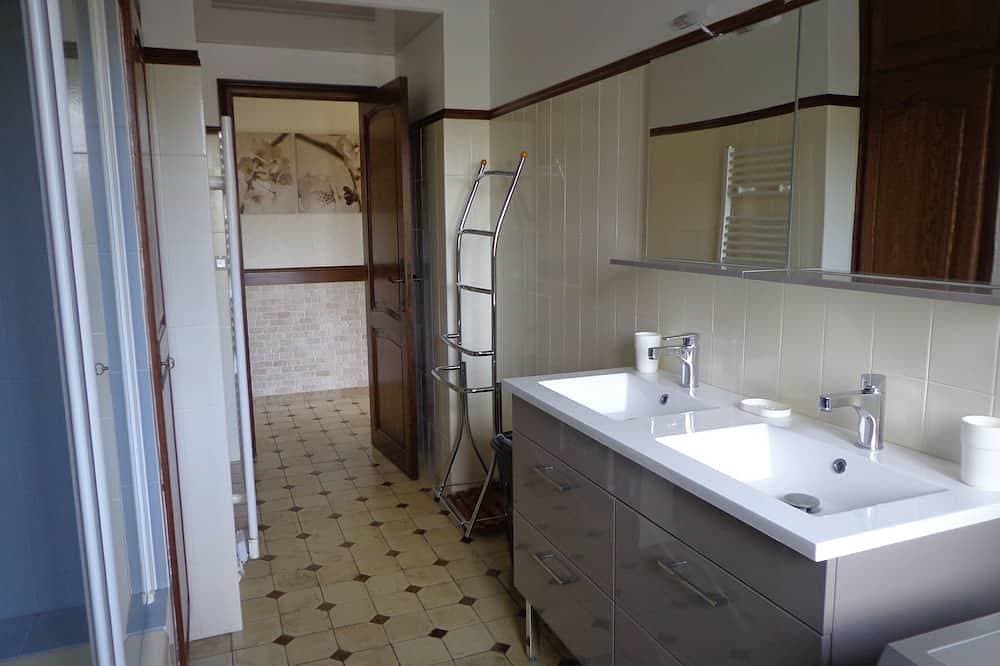 Foto 6 von 15: Gîte rural \"Le Noyer Rondin\" in Cheverny (sleeps 12), ideal for families.