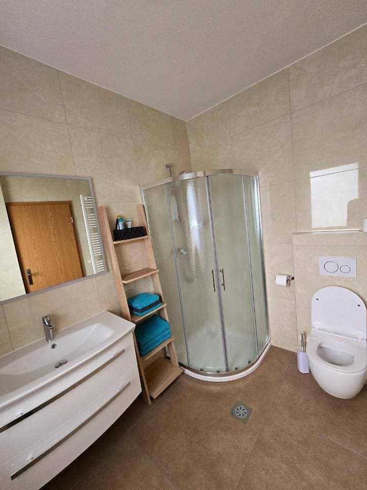 Foto 10 von 11: Standard Triple Room
