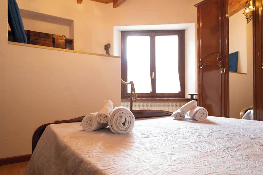 Foto 5 von 28: [Typical Apartment in the Courtyard] Lake Lugano