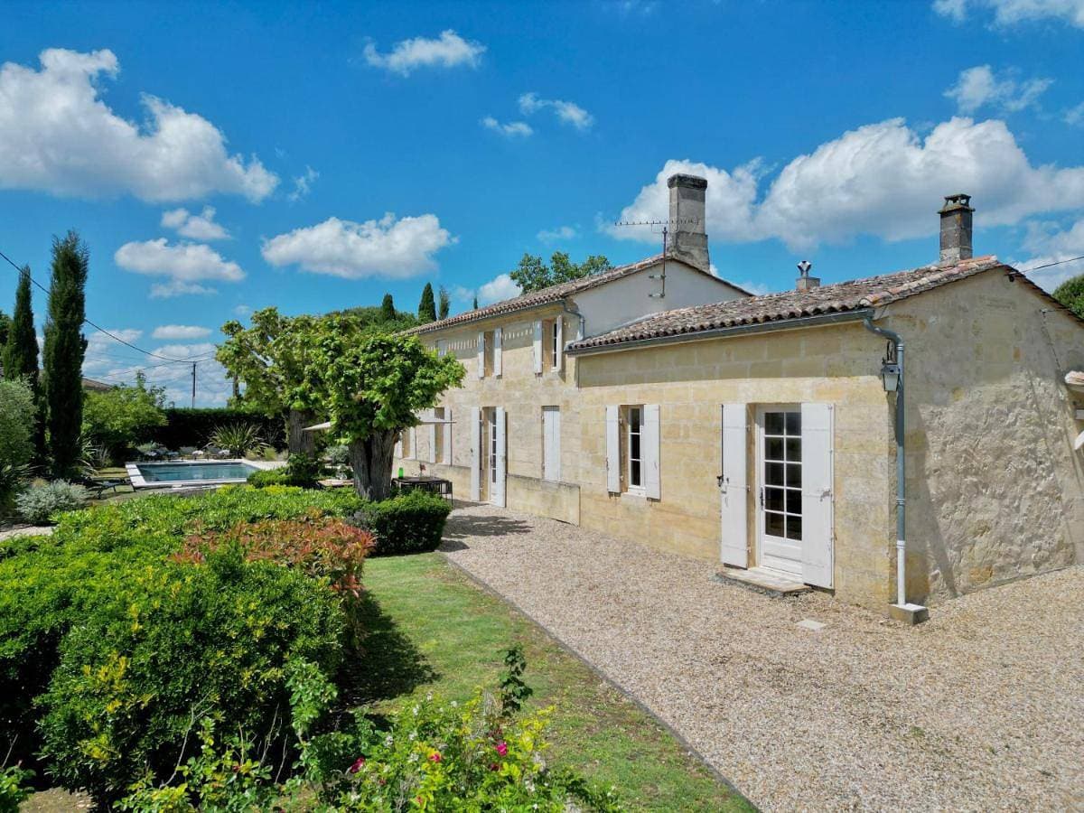Charmante maison en pierre, proche de St Émilion 1