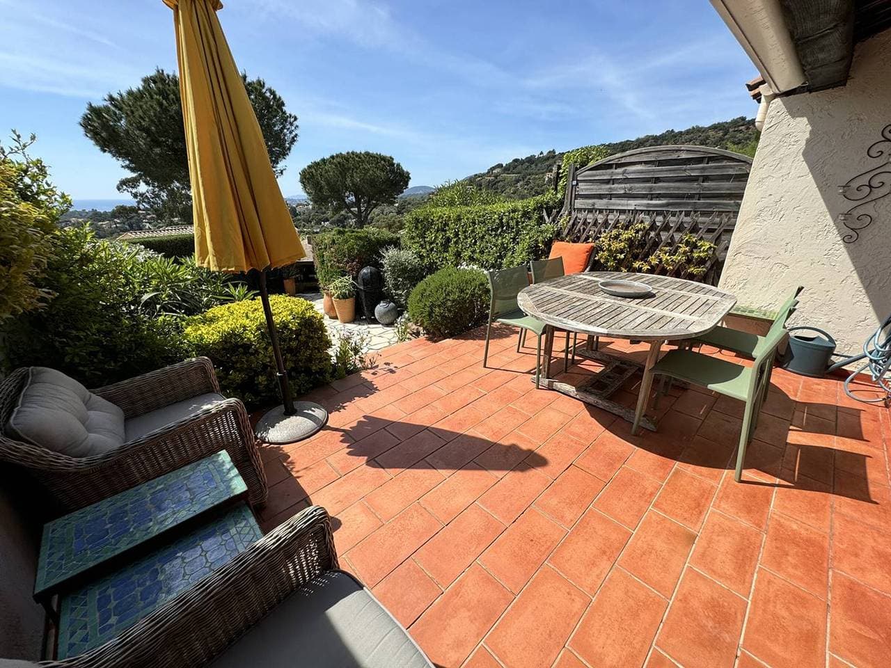 Foto 5 von 18: Mas mit 2 Schlafzimmern, Meerblick, Pool, WLAN