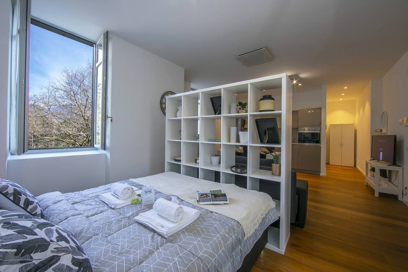 Foto 5 von 15: Little Lugano Studio with Balcony Views