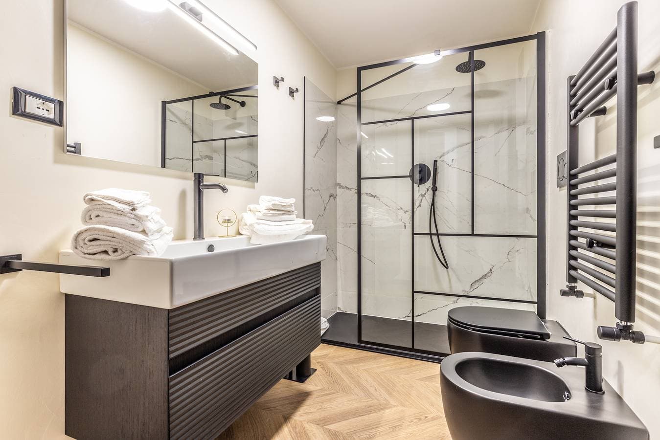 Foto 5 von 39: Luxury Suite - Tentazioni Nascoste