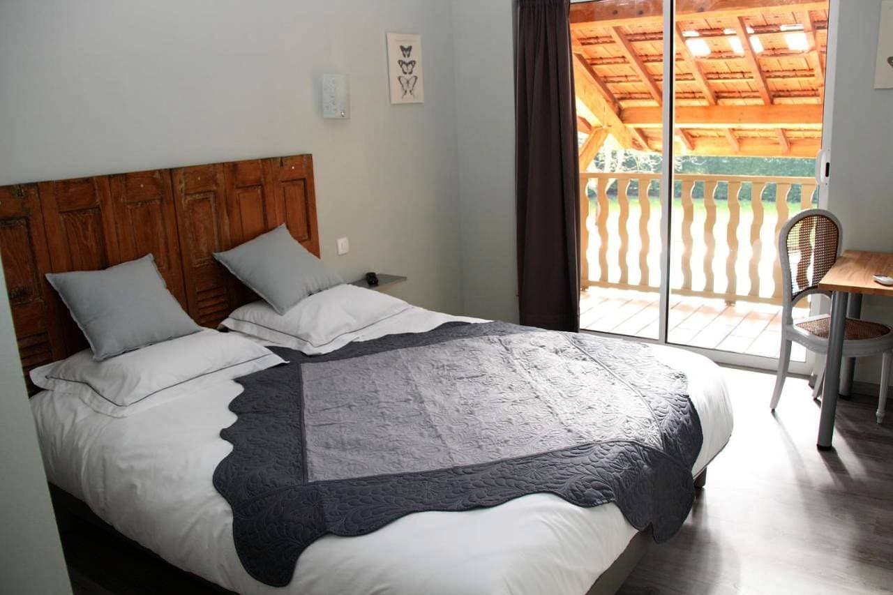 Foto 3 von 8: Double Room with Private Bathroom