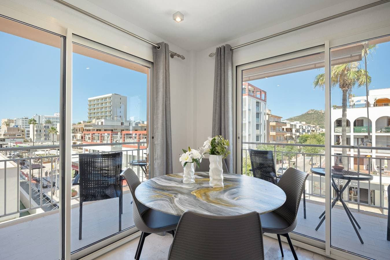 Foto 4 von 27: Apartment 'Lliteras 3B Ref 9004' mit Meerblick, WLAN und Klimaanlage