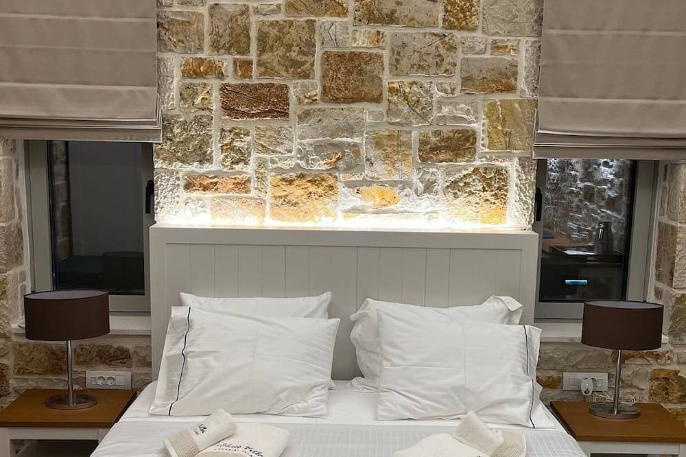 Foto 4 von 15: Sea view 2-bedroom villa in lovely Meganis with WiFi, AC