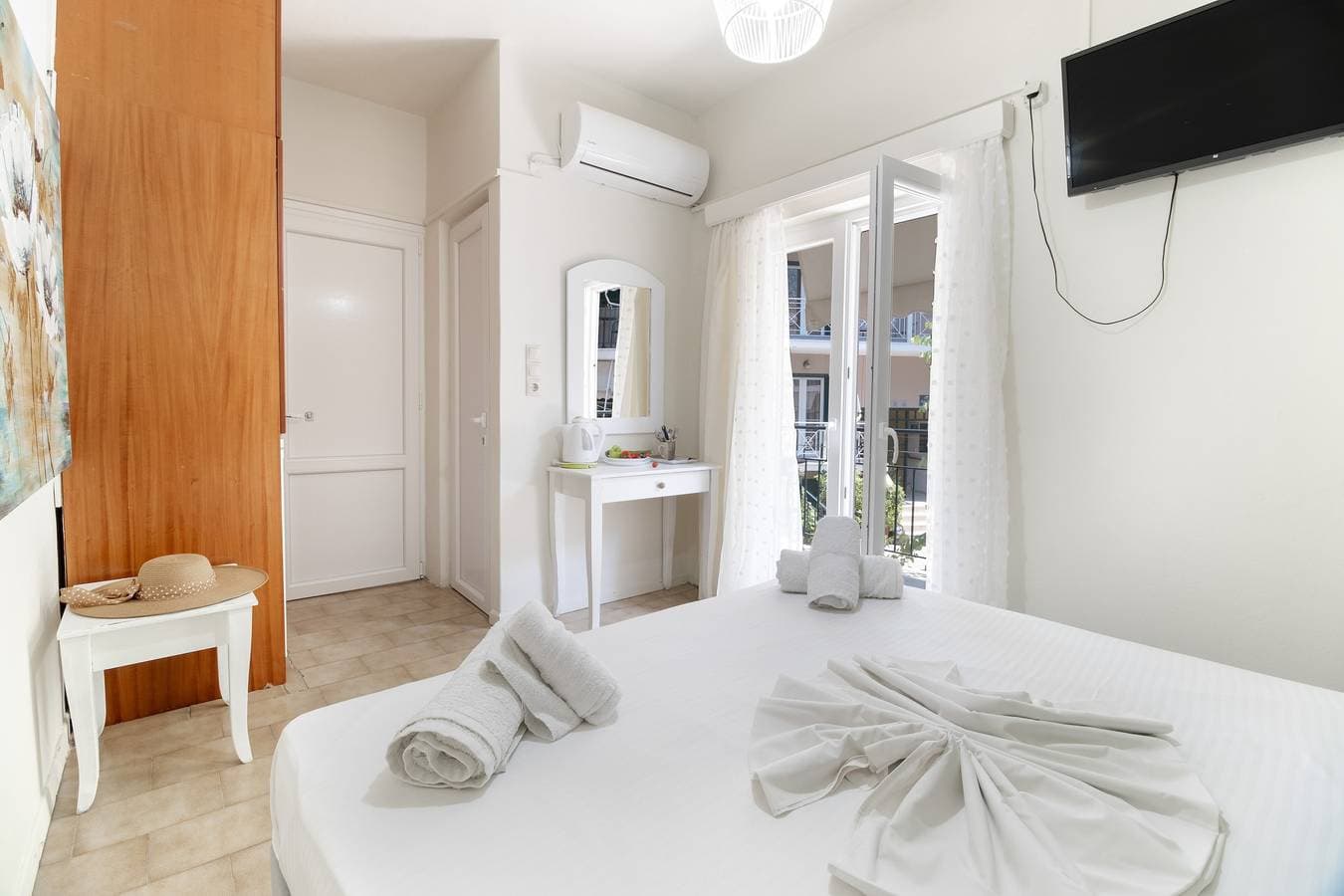 Foto 5 von 18: Zimmer 'M1 Room' mit Gemeinschaftspool, WLAN und Klimaanlage