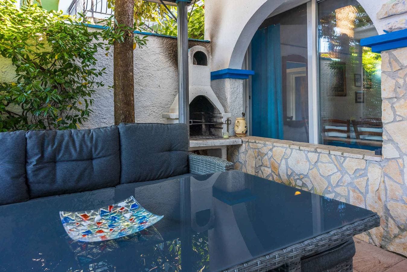 Foto 9 von 40: Ferienwohnung mit gemütlicher Terrasse und Grill