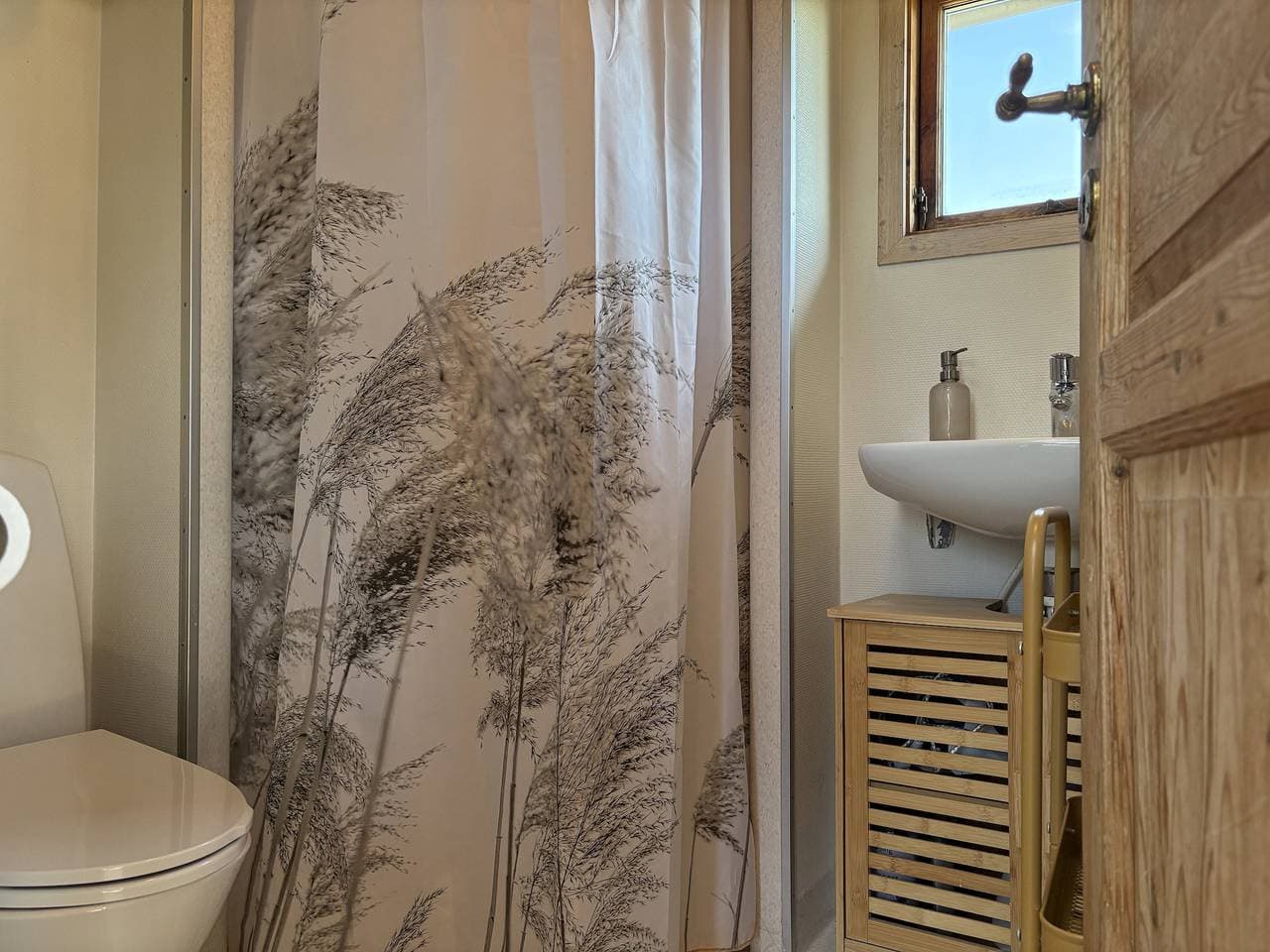 Foto 7 von 23: Gemütliches kleines Ferienhaus mit Meerblick