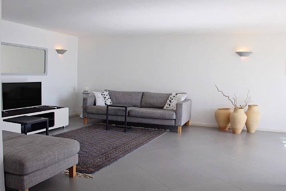 Foto 8 von 16: Sea view garden apartment with pool option. Near beach between Nice and Monaco