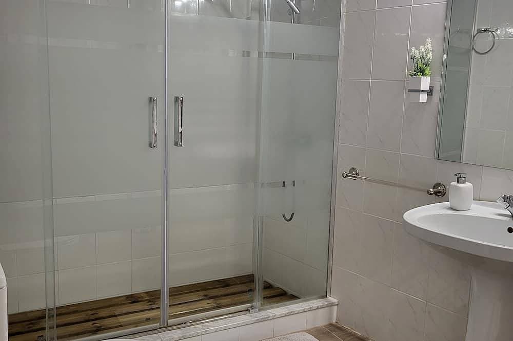Foto 6 von 24: Rural tourist apartment with spa area. Main Square. Pb. Sant Jordi