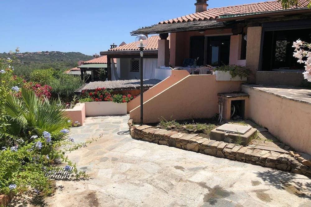 Foto 8 von 21: Three-room apartment Taverna sea view 200 mt beach