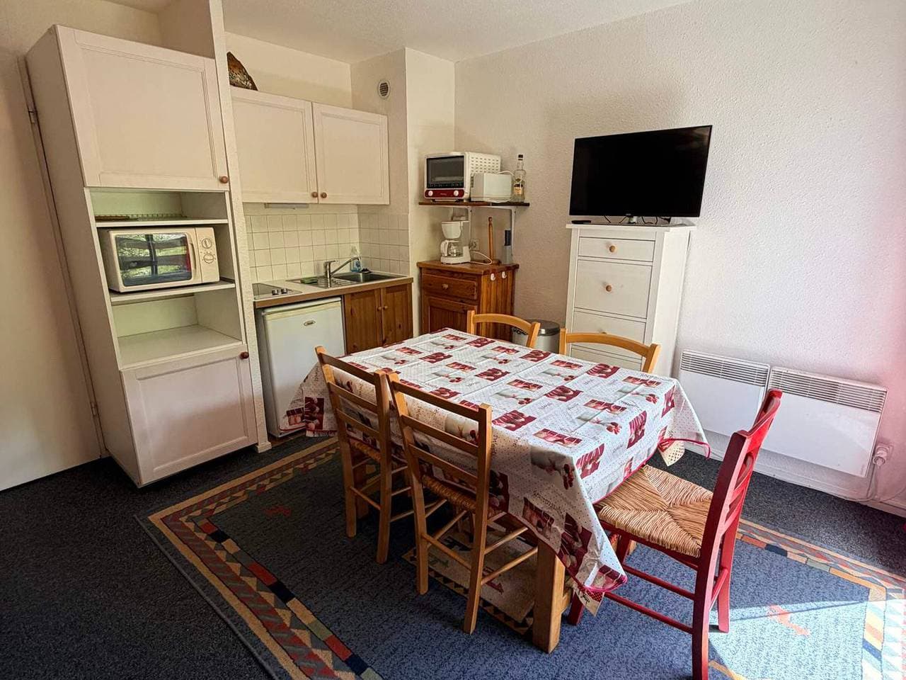 Studiokabine für 4 Pers am Pistenrand, Süden mit Balkon 1