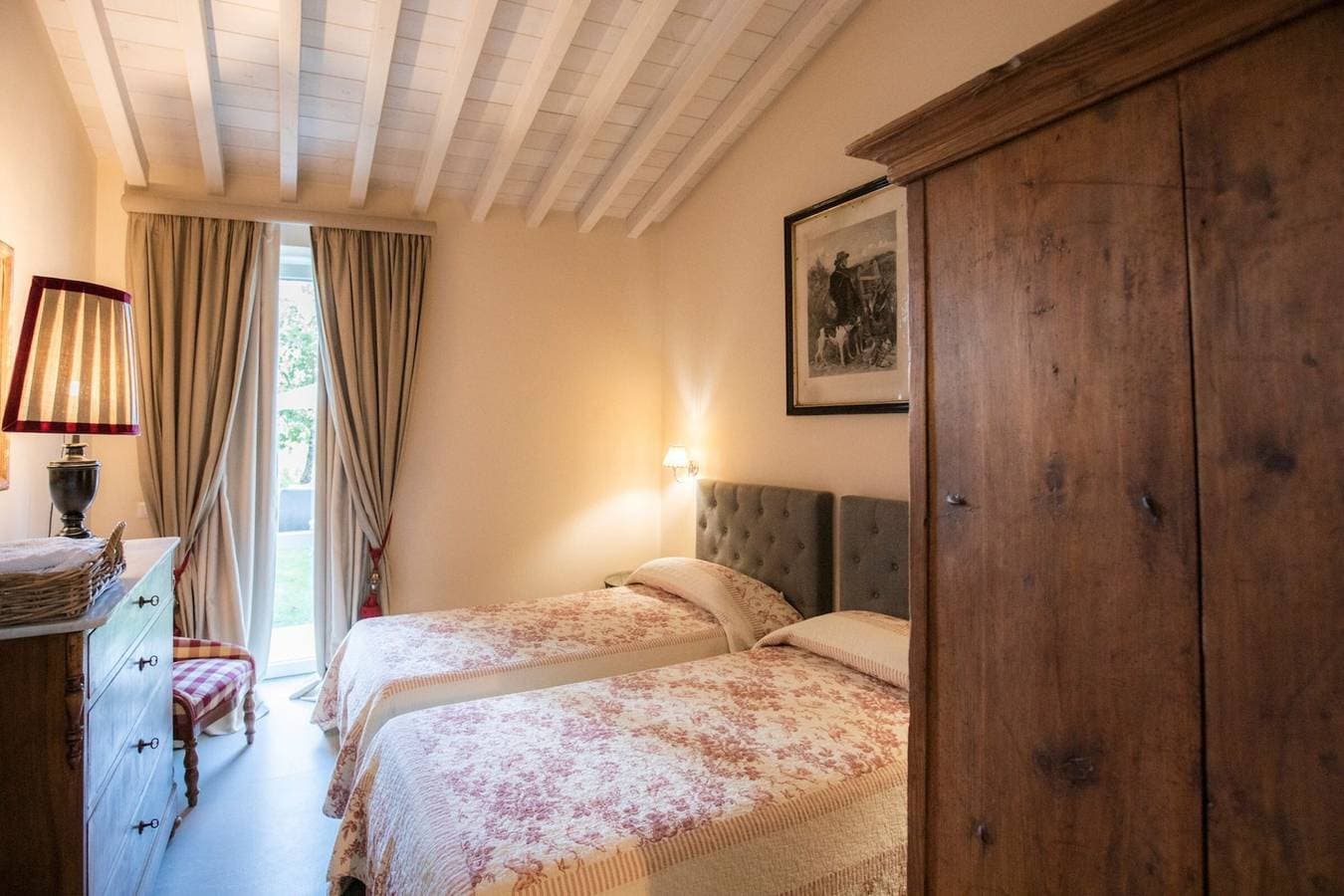 Foto 5 von 34: Villa mit Salzwasserpool, privatem Garten und Park im Mugello