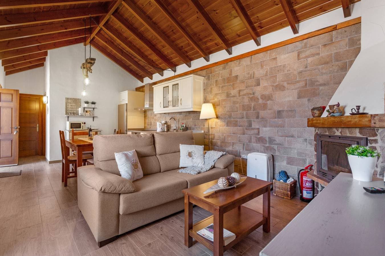 Foto 2 von 17: Ferienhaus 'Volcán 16' mit privater Terrasse, privatem Garten und Wi-Fi