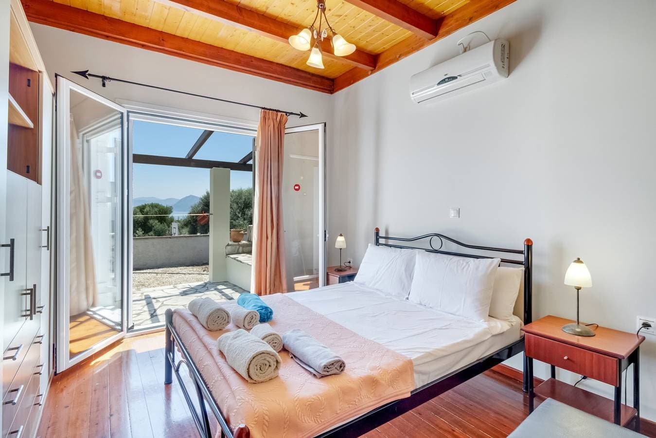 Foto 10 von 27: Villa Jimmy's Katomeri 3 mit Meerblick, WLAN und Klimaanlage