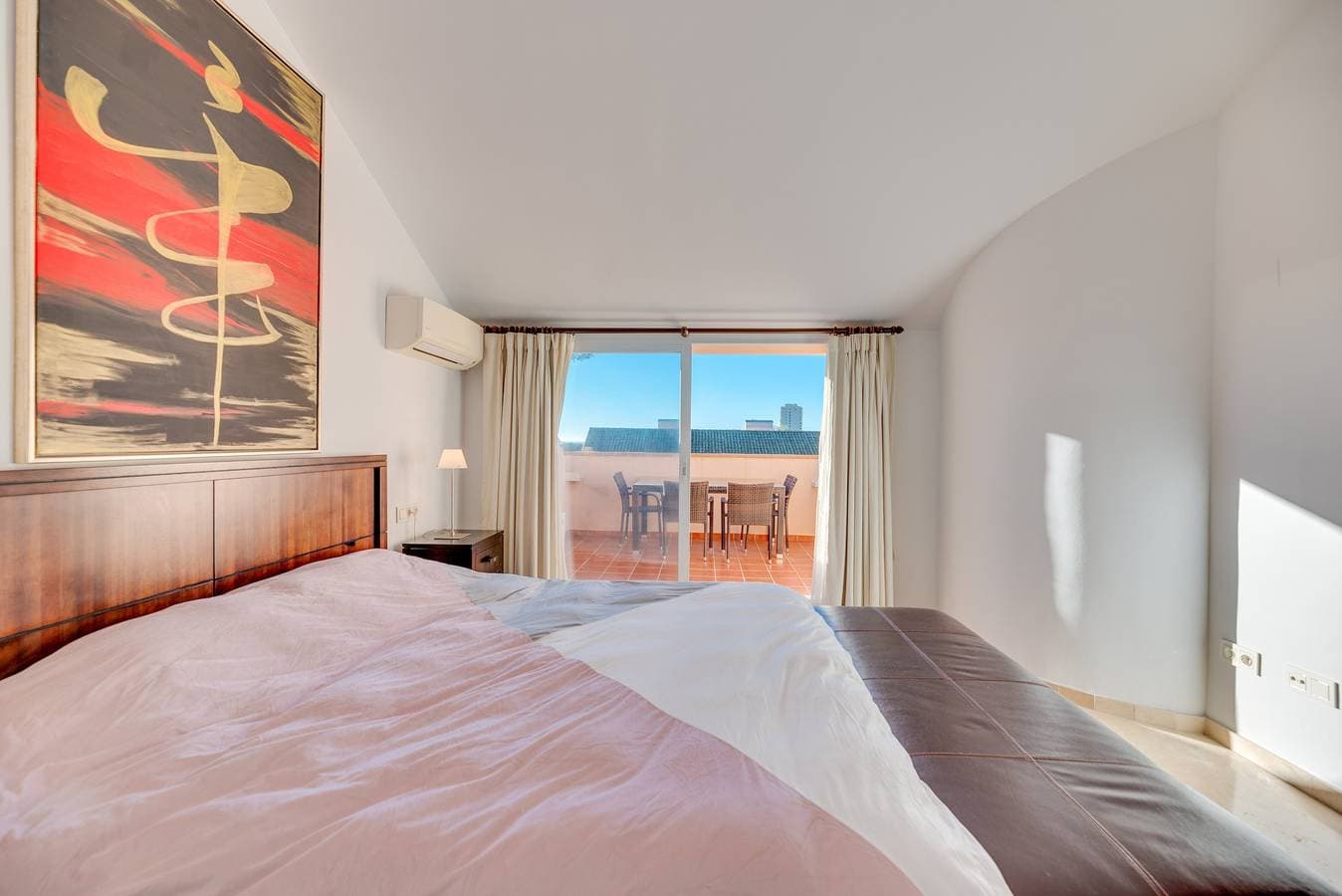 Foto 11 von 24: Ferienwohnung 'Penthouse in Elviria' mit Gemeinschaftspool, WLAN und Klimaanlage