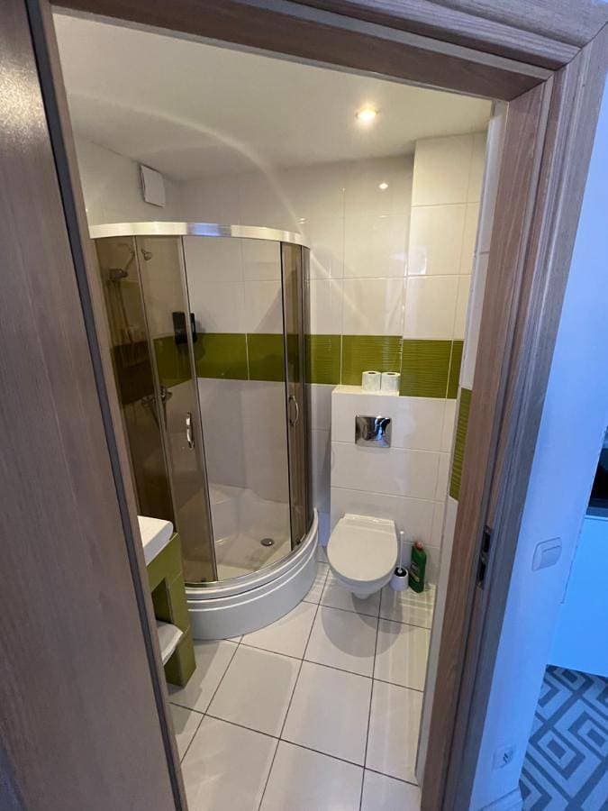 Foto 4 von 10: Double Room with Private Bathroom