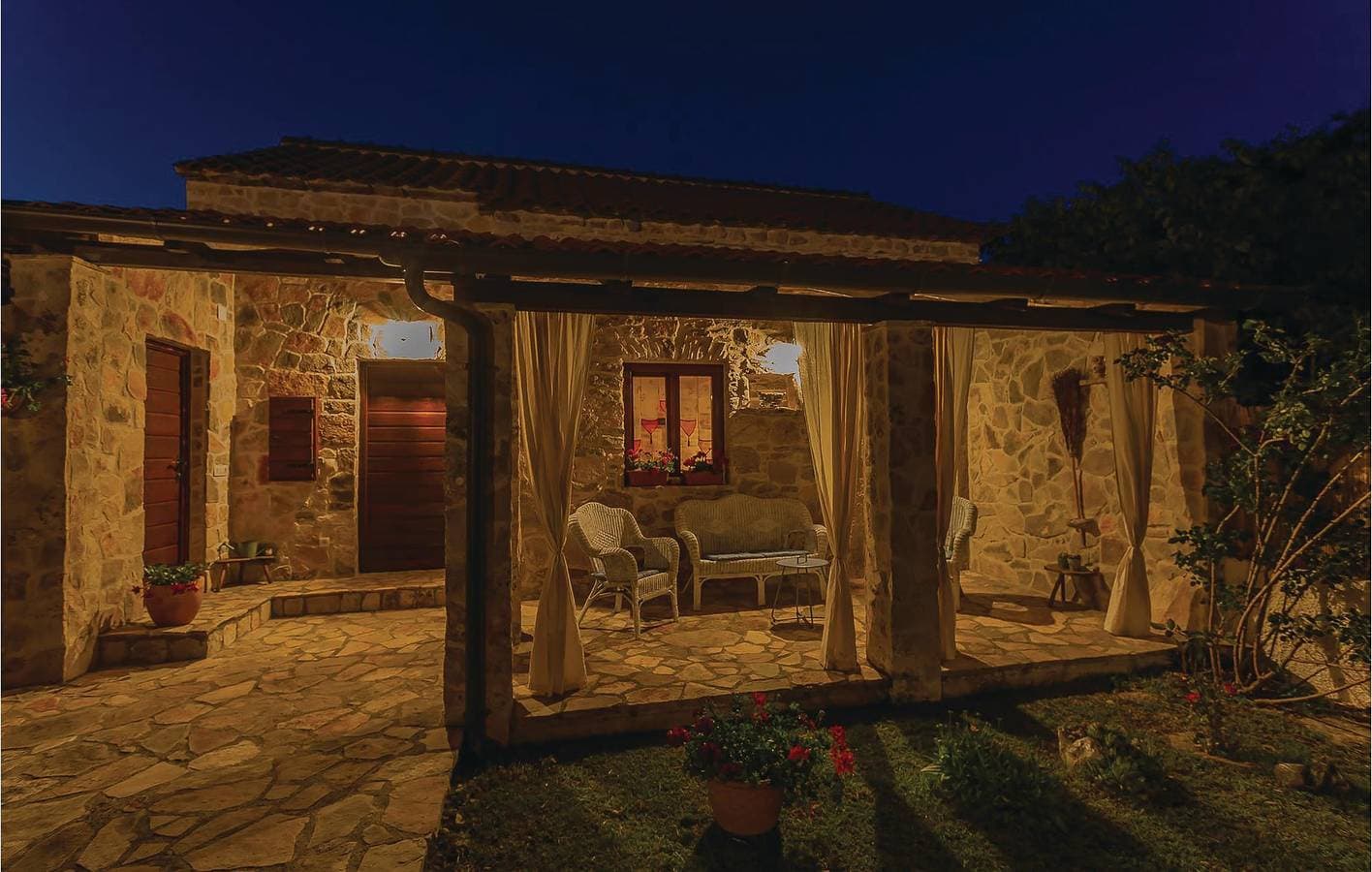 Foto 8 von 37: Gemütliche 1-Zimmer-Wohnung mit Pool und Terrasse in der Nähe des Flusses Krka